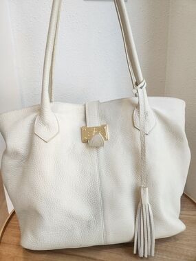Courage.B Cream Pebbls Leather Tassel Tote Bag with Gold Accent